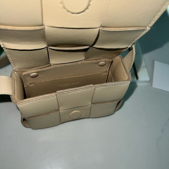 Bottega Veneta Mini Cassete Leather Card Case ~ Authentic - Picture 5 of 14